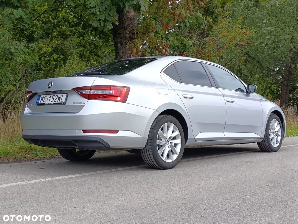 Skoda Superb 2.0 TDI Ambition - 31