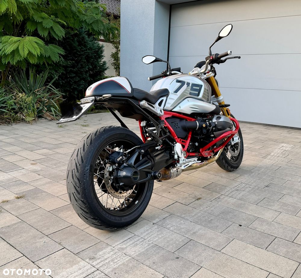 BMW R - 8