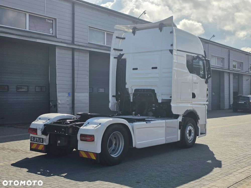 MAN TGX 18.510/ Pierwszy Właściciel /Import Niemcy / Zadbany /Euro 6/ Sobofer / Spojlery miedzy osiowe / 4 poduszki z tyłu / 2 komplety kluczy / - 7