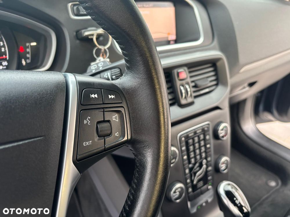 Volvo V40 D3 Geartronic RDesign - 12