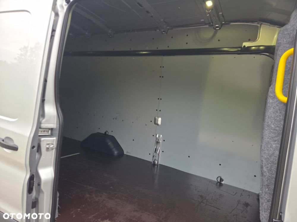 Ford Transit Maxi - 18