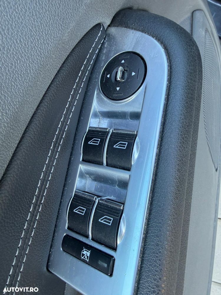 Ford Focus 1.6 TDCi DPF Titanium - 12