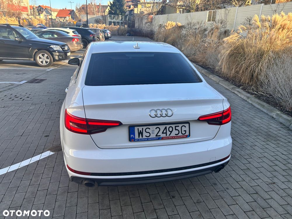 Audi A4 Limousine - 10