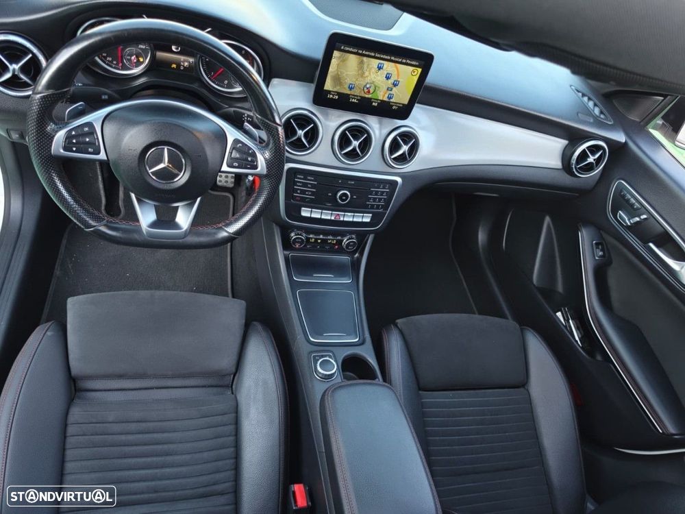 Mercedes-Benz CLA 220 - 24