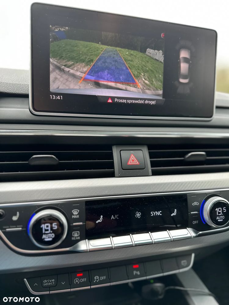 Audi A4 Limousine - 13
