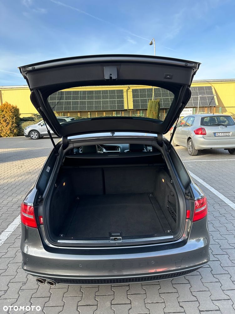 Audi A4 Avant 2.0 TDI DPF clean diesel S line Sportpaket - 12