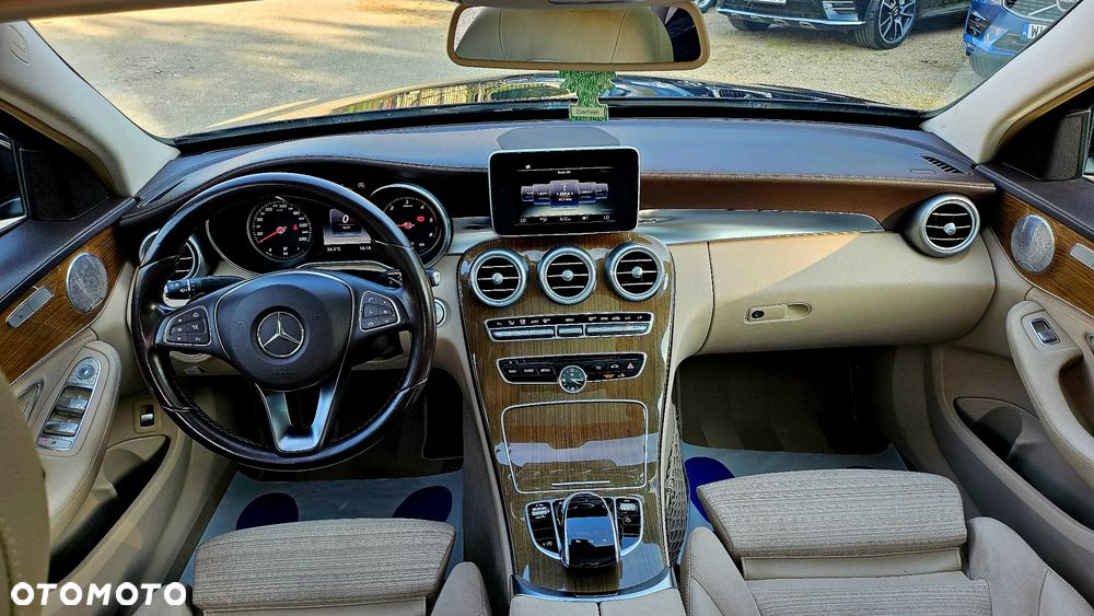 Mercedes-Benz Klasa C 250 CDI DPF 4Matic 7G-TRONIC BlueEFFICIENCY Avantgarde - 34