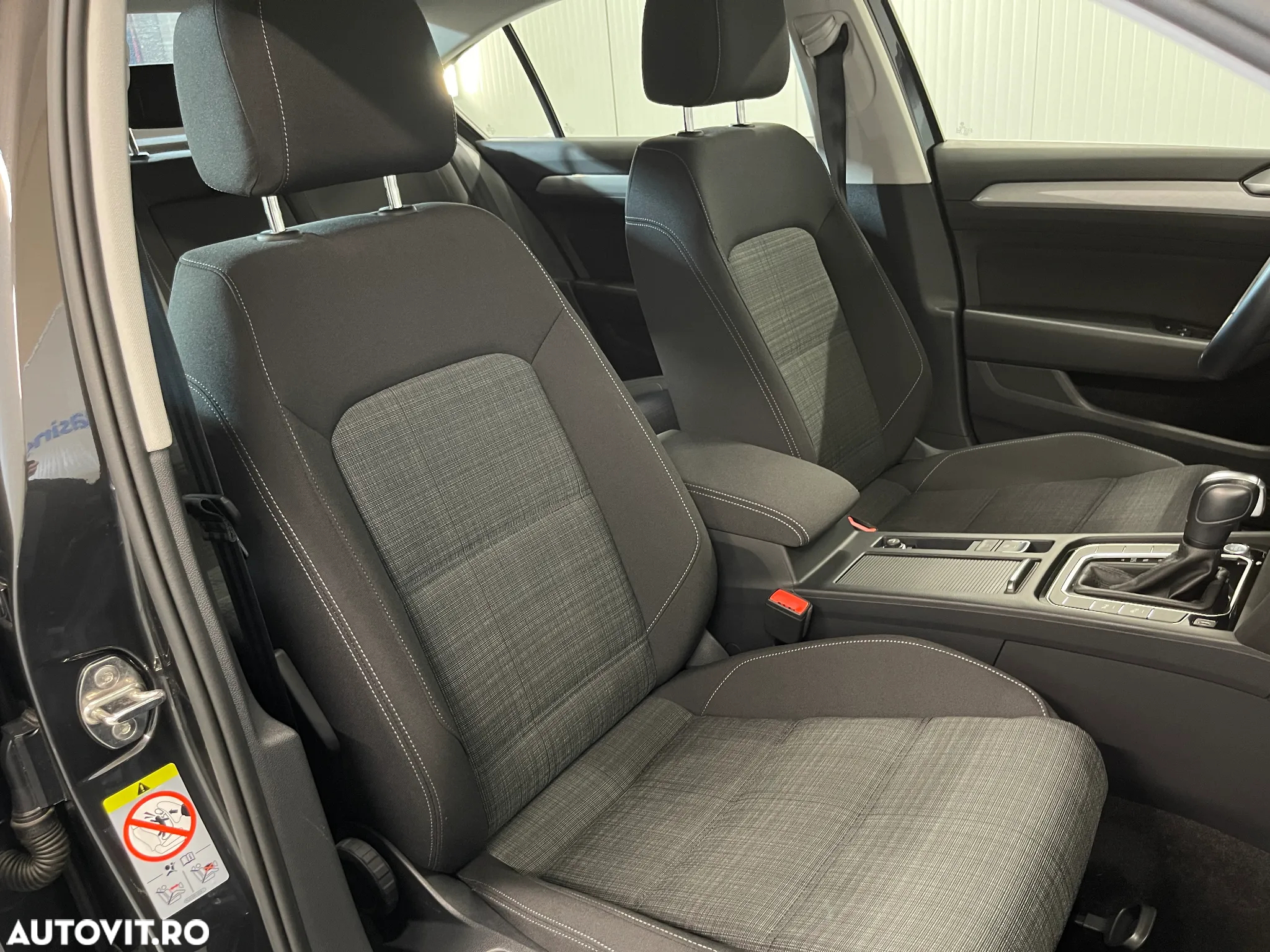 Volkswagen Passat 2.0 TDI DSG Comfortline - 9