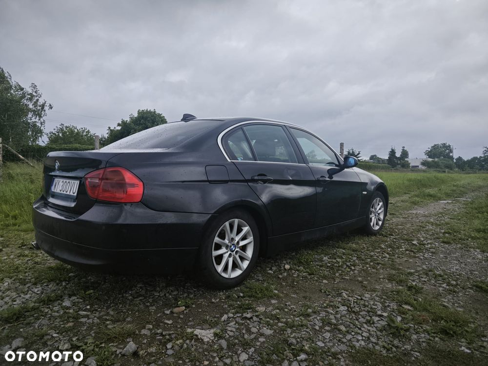BMW Seria 3 318i - 15