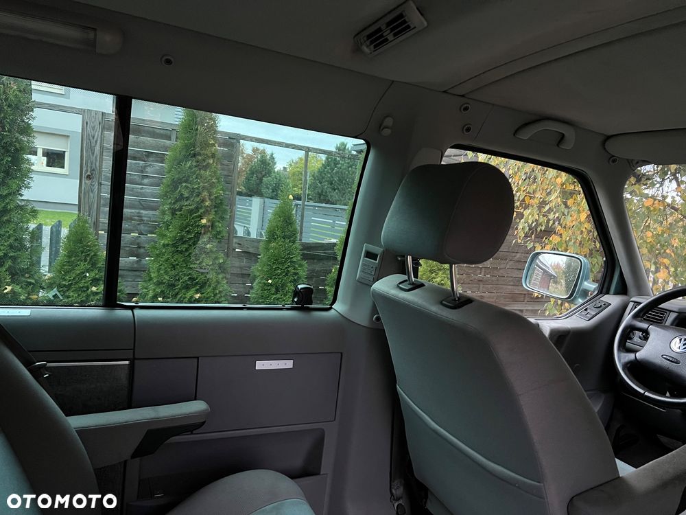 Volkswagen Multivan Standard - 10