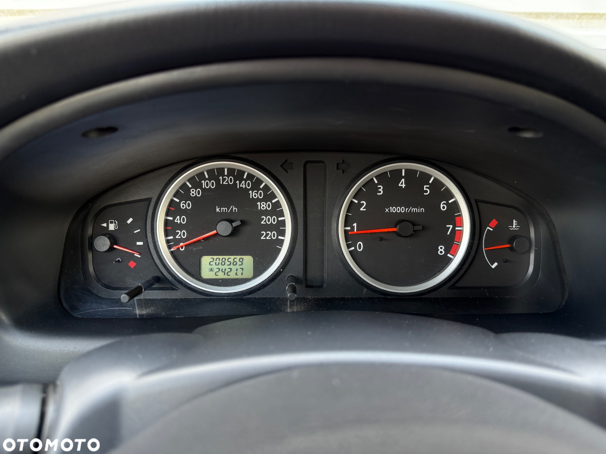 Nissan Almera II 1.8 Luxury - 11