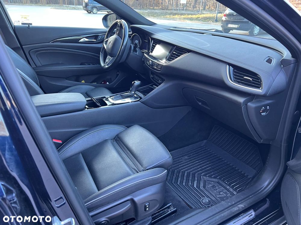 Opel Insignia Sport2.0 Direct InjTurbo 4x4 Dynamic - 26