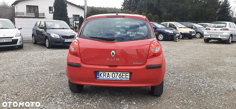 Renault Clio - 15