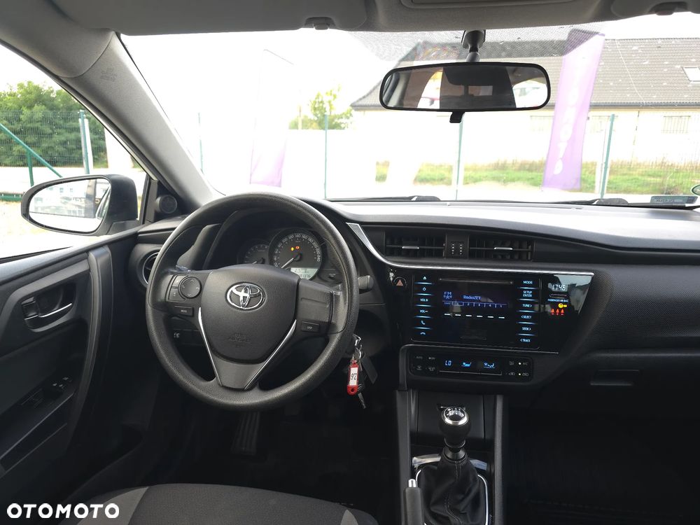 Toyota Auris 1.6 Premium - 34
