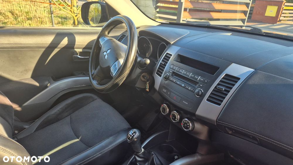 Mitsubishi Outlander 2.0 Intense 2WD EU5 - 10