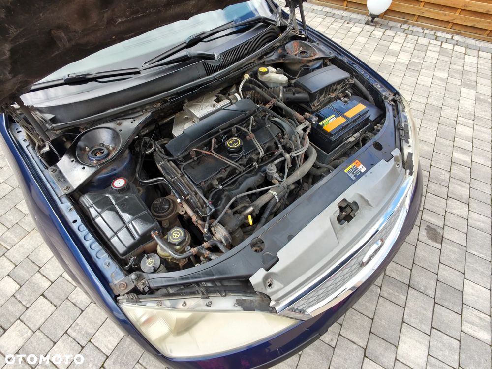 Ford Mondeo 2.0 TDDi Ambiente - 9