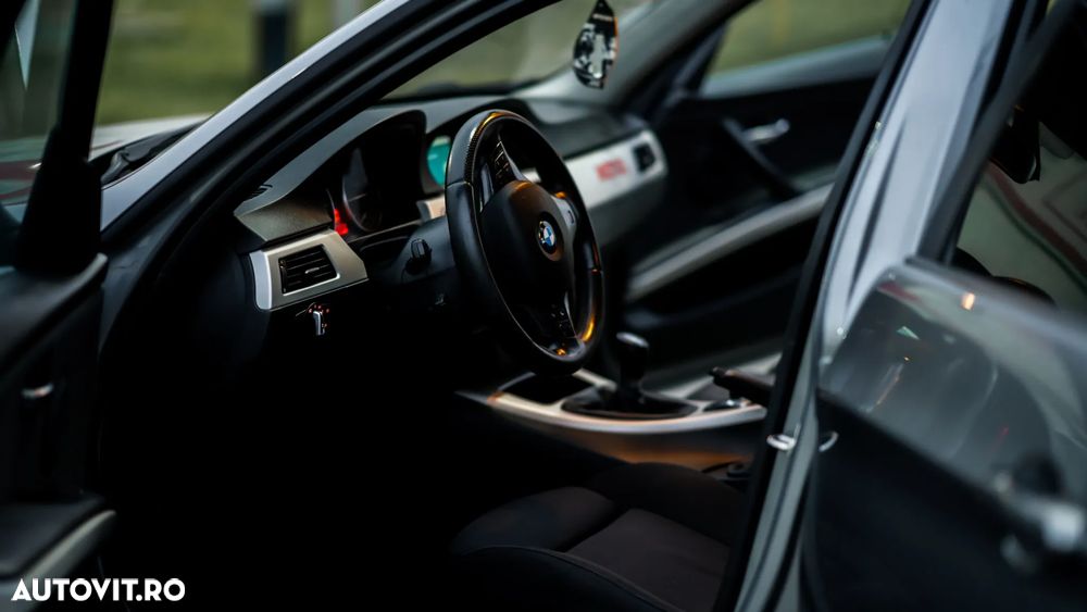 BMW Seria 3 320d - 12