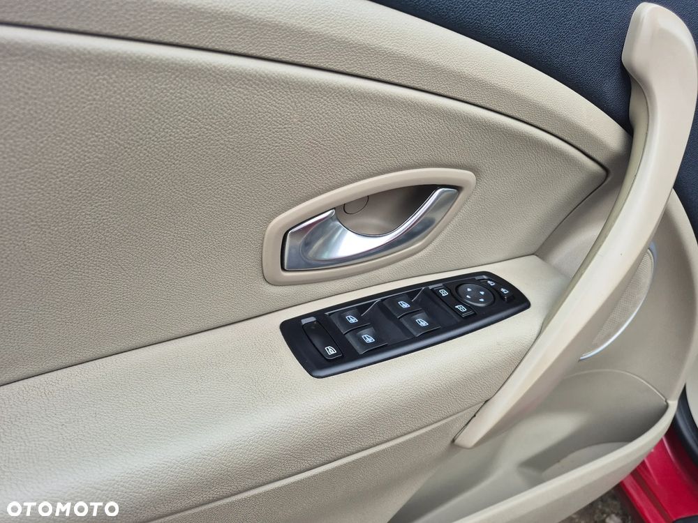 Renault Megane TCe 130 Night and Day - 17