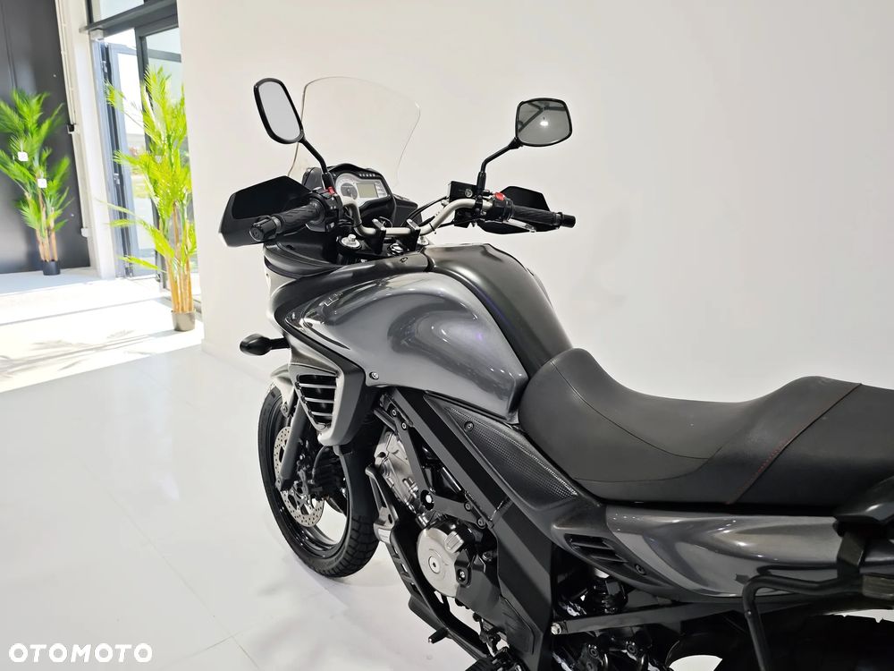 Suzuki V-STROM - 12