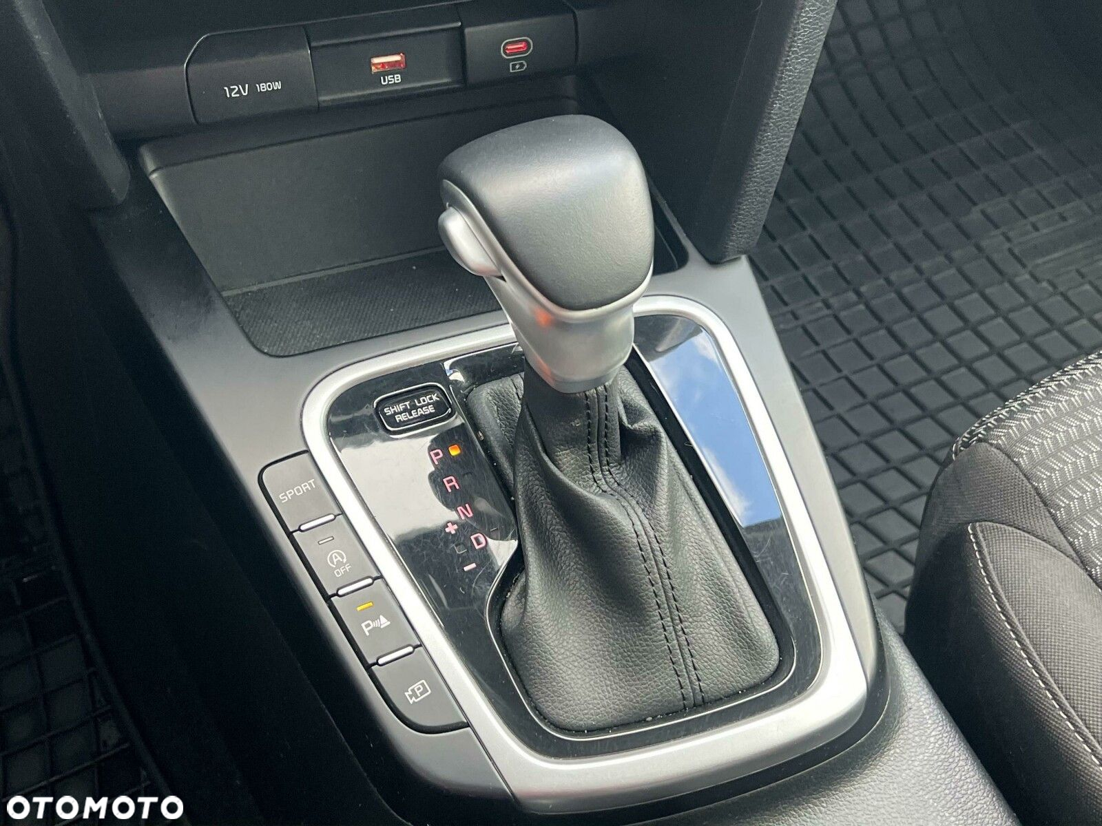 Kia Ceed - 13