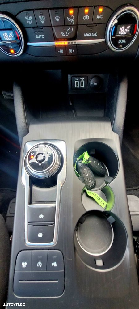 Ford Kuga - 17