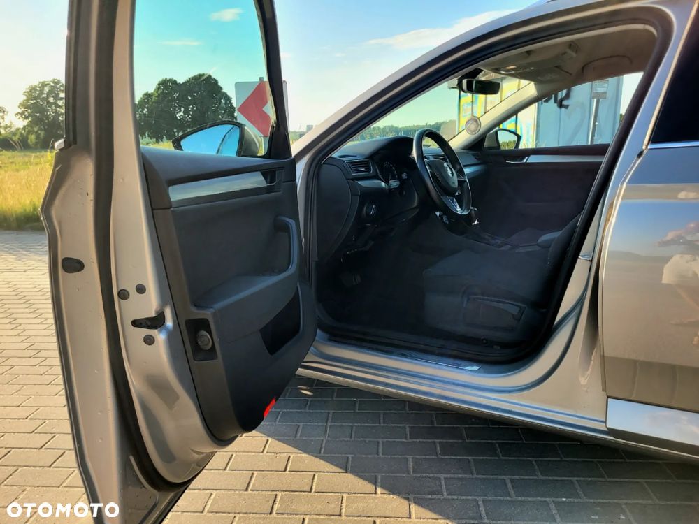 Skoda Superb 2.0 TSI Ambition DSG - 14