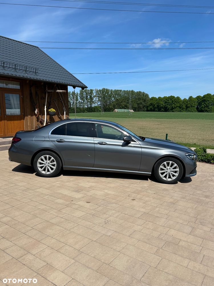 Mercedes-Benz Klasa E 220 d 4-Matic - 4
