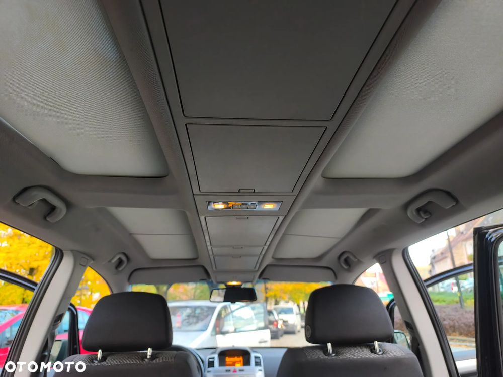Opel Zafira - 25