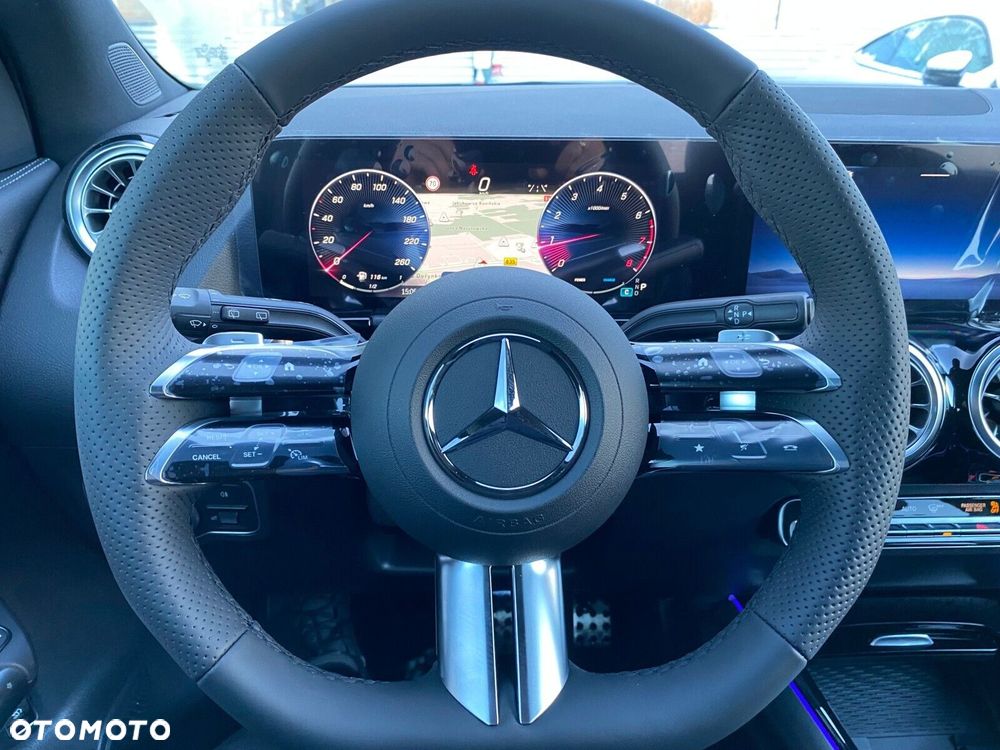 Mercedes-Benz GLA - 10