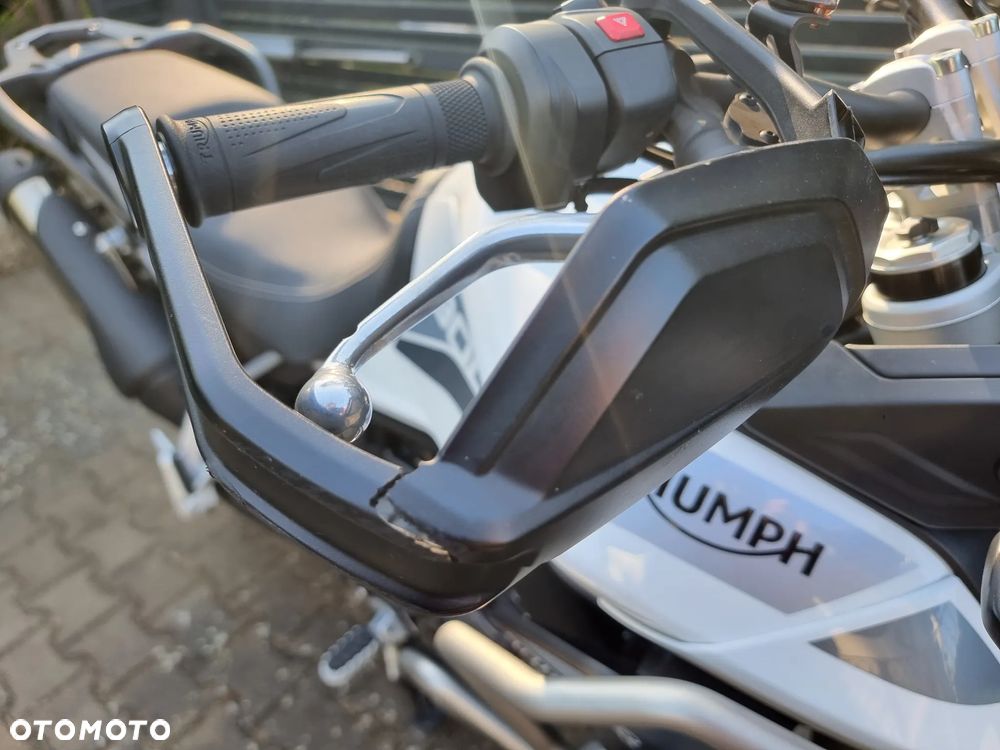Triumph Tiger - 32