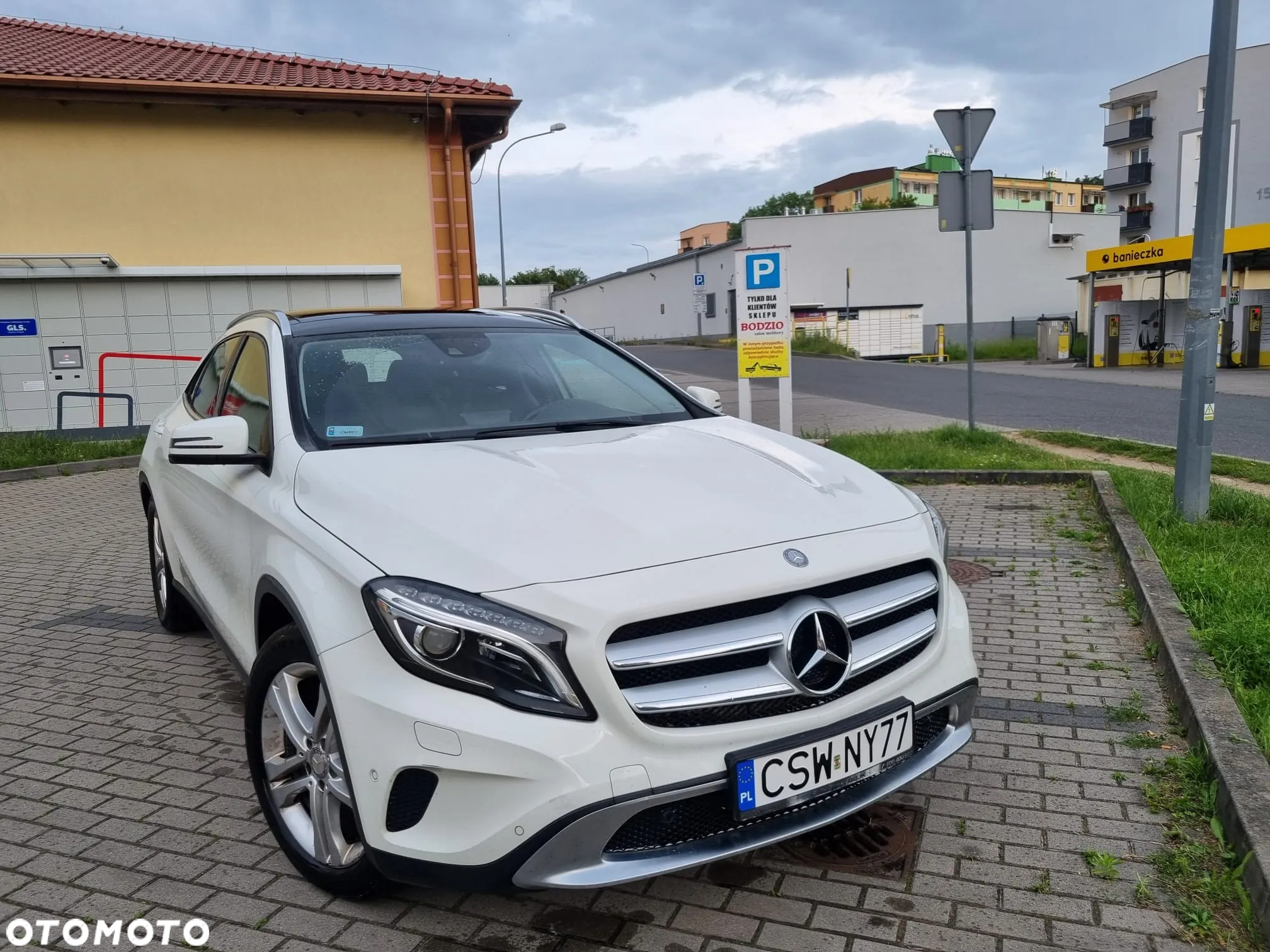 Mercedes-Benz GLA - 2