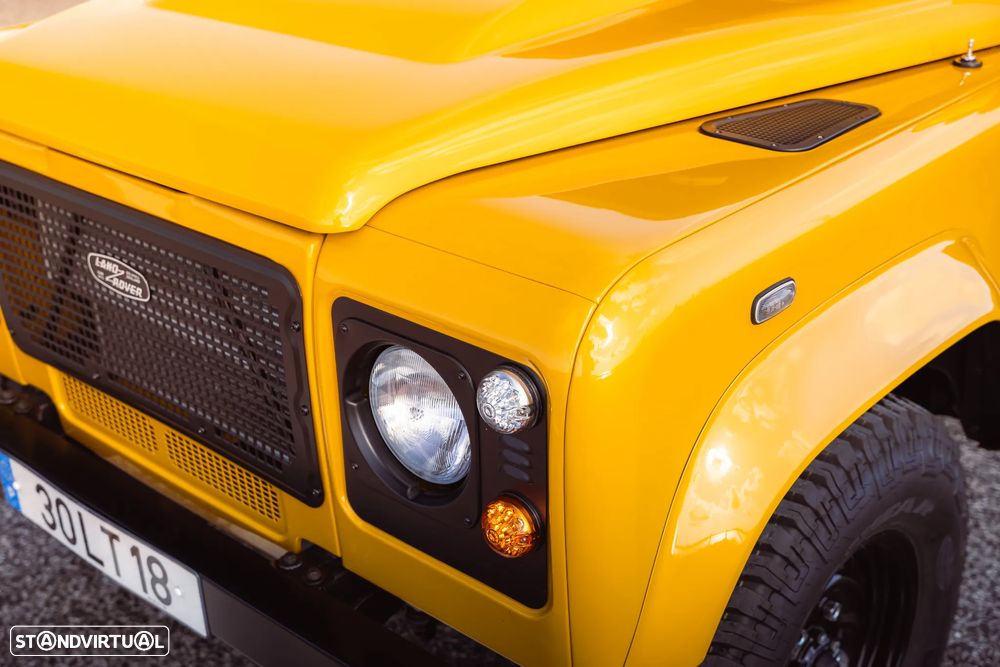 Land Rover Defender 90 SW 2.4 CRD S - 28