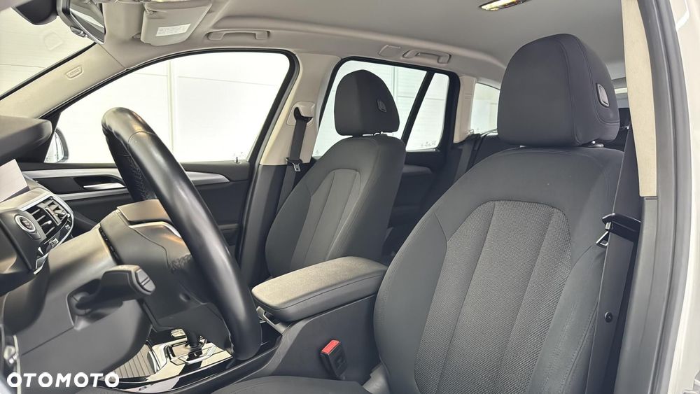 BMW X3 xDrive20d - 13
