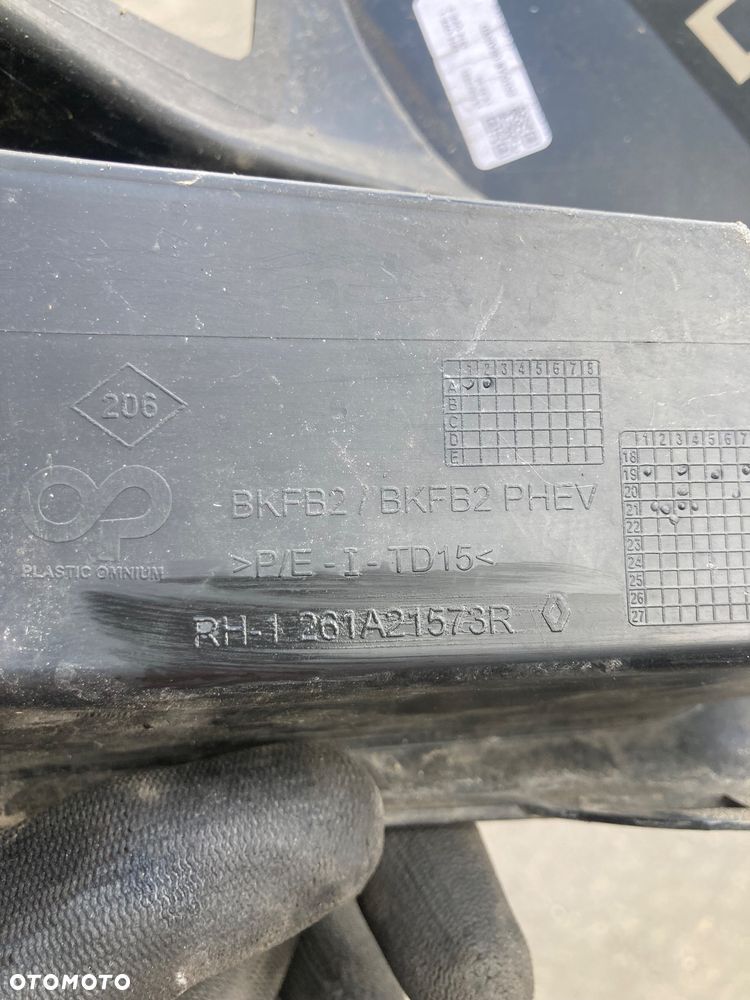 RENAULT Megane IV 4 lift prawa chrom kratka ZDERZAKA  przedniego KRATKA halogenu W ZDERZAK  przedni  zaślepka na halogen - 7