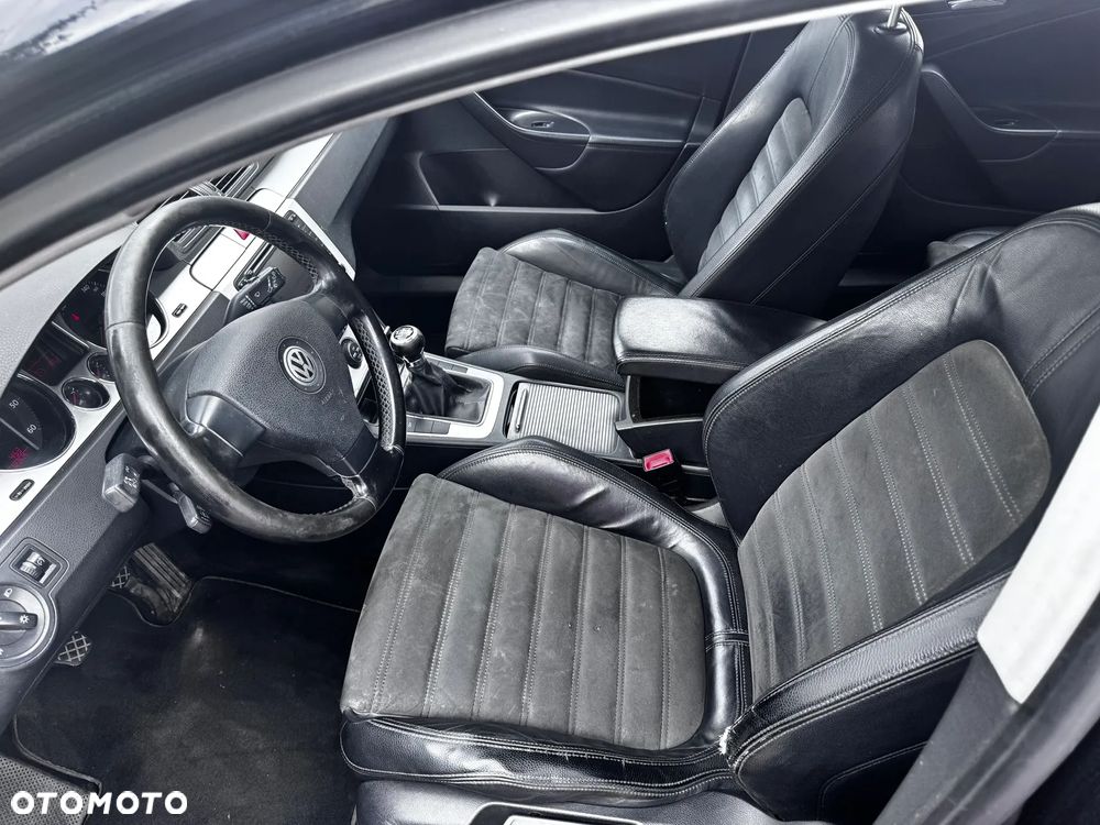 Volkswagen Passat 2.0 TDI DPF Highline - 16