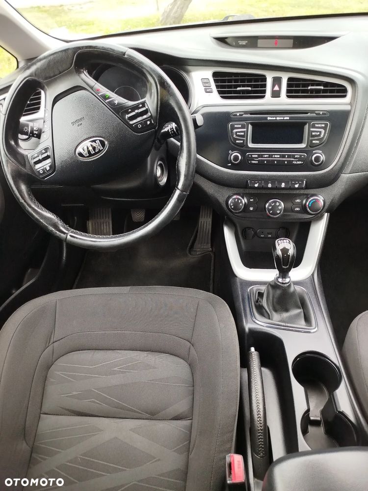 Kia Ceed - 9