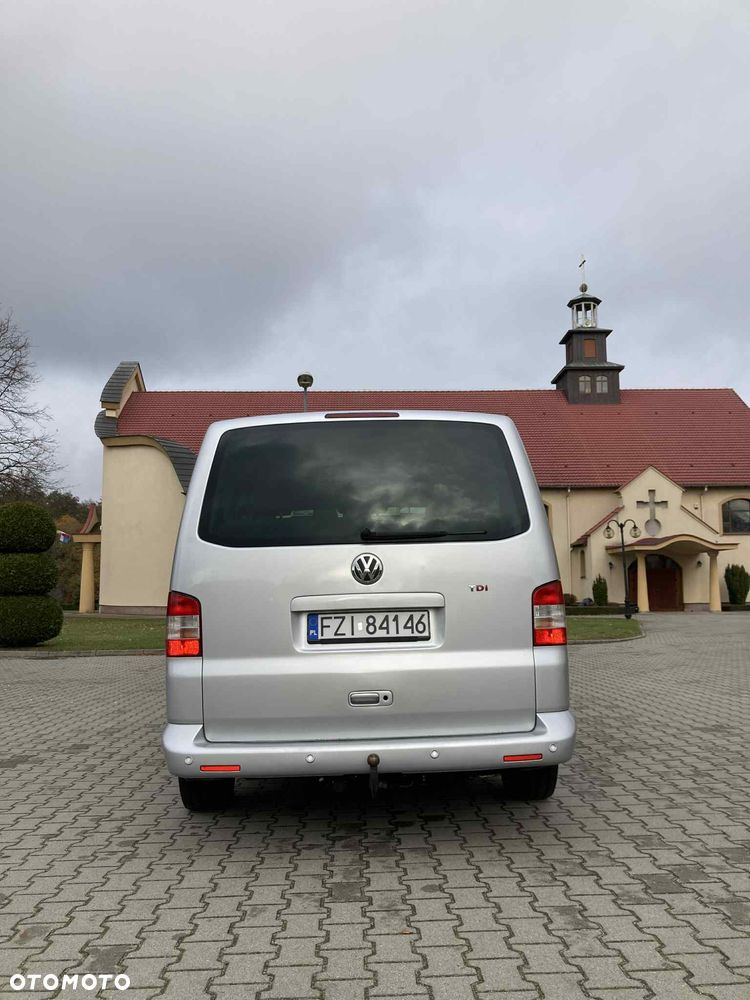 Volkswagen Caravelle - 3