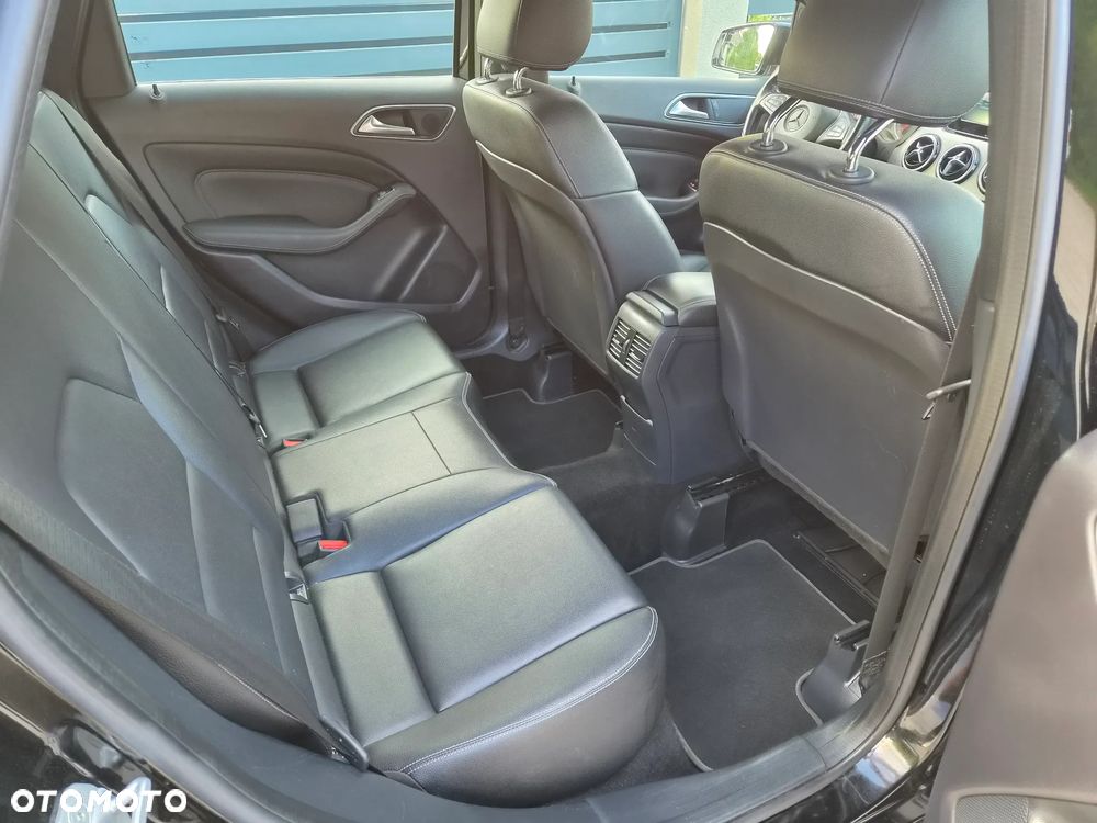 Mercedes-Benz Klasa B 180 d BlueEFFICIENCY Edition Style - 17
