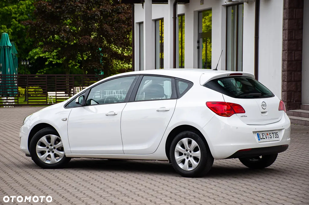 Opel Astra - 4