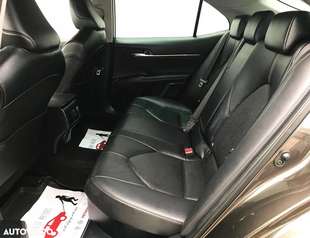 Toyota Camry 2.5 Hybrid Dynamic - 14