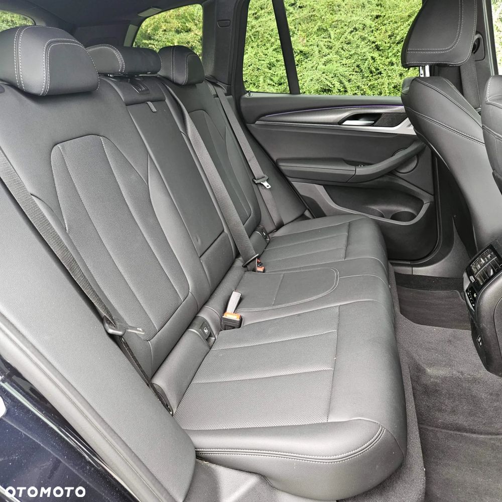 BMW X3 xDrive20d mHEV - 12