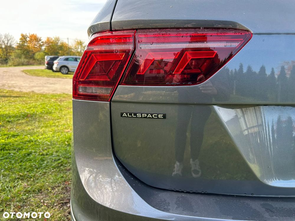 Volkswagen Tiguan 2.0 TDI SCR 4MotION DSG R-Line - 26