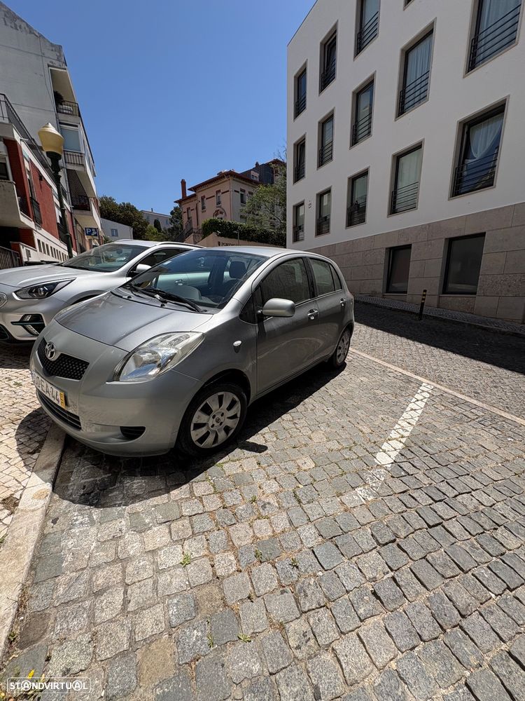 Toyota Yaris 1.0 VVT-i - 2