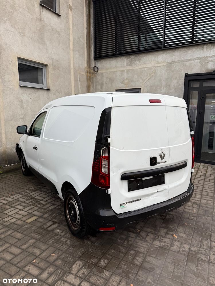 Renault Express - 4