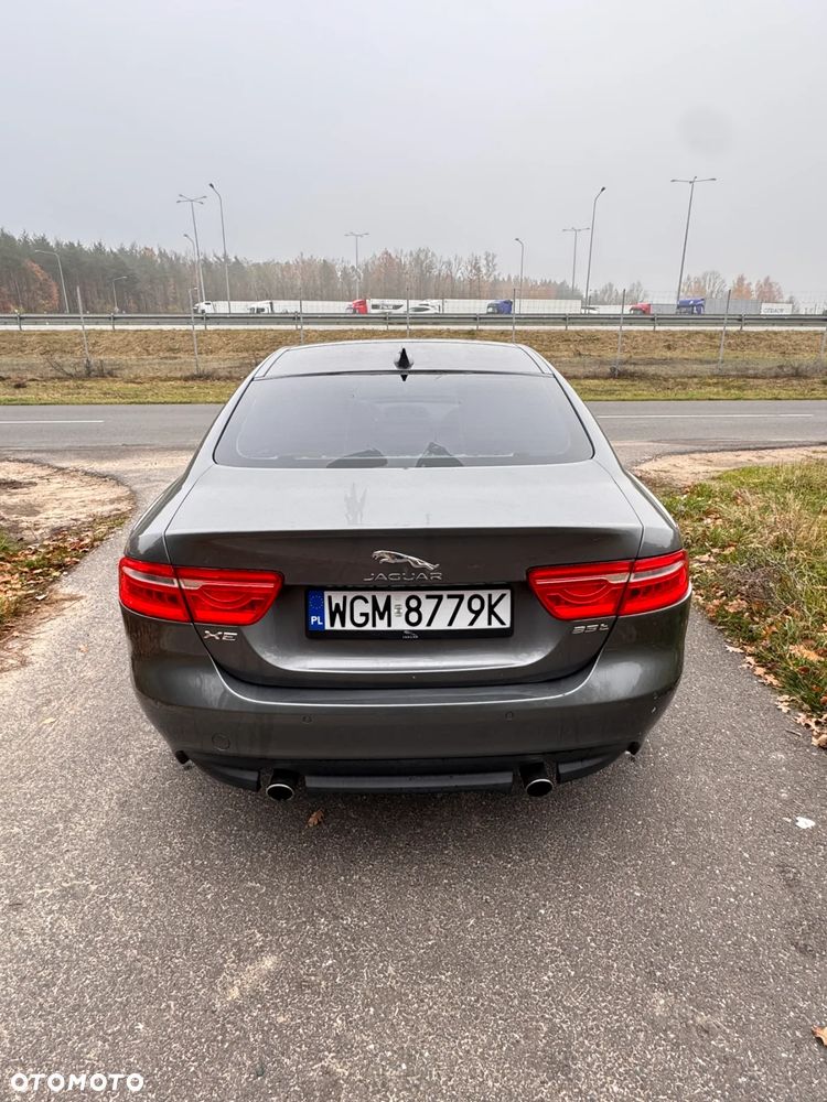 Jaguar XE - 6