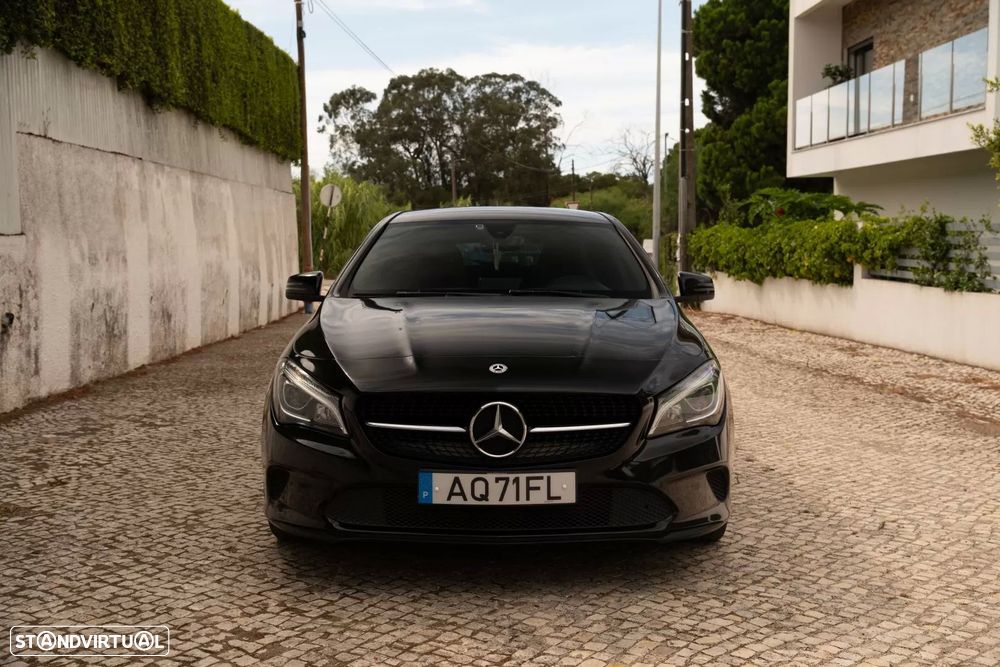 Mercedes-Benz CLA 180 d Shooting Brake Urban - 2