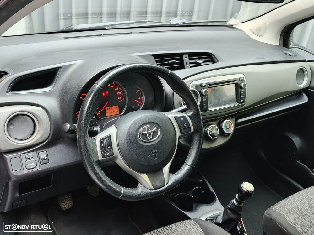Toyota Yaris 1.4 D-4D Comfort - 10