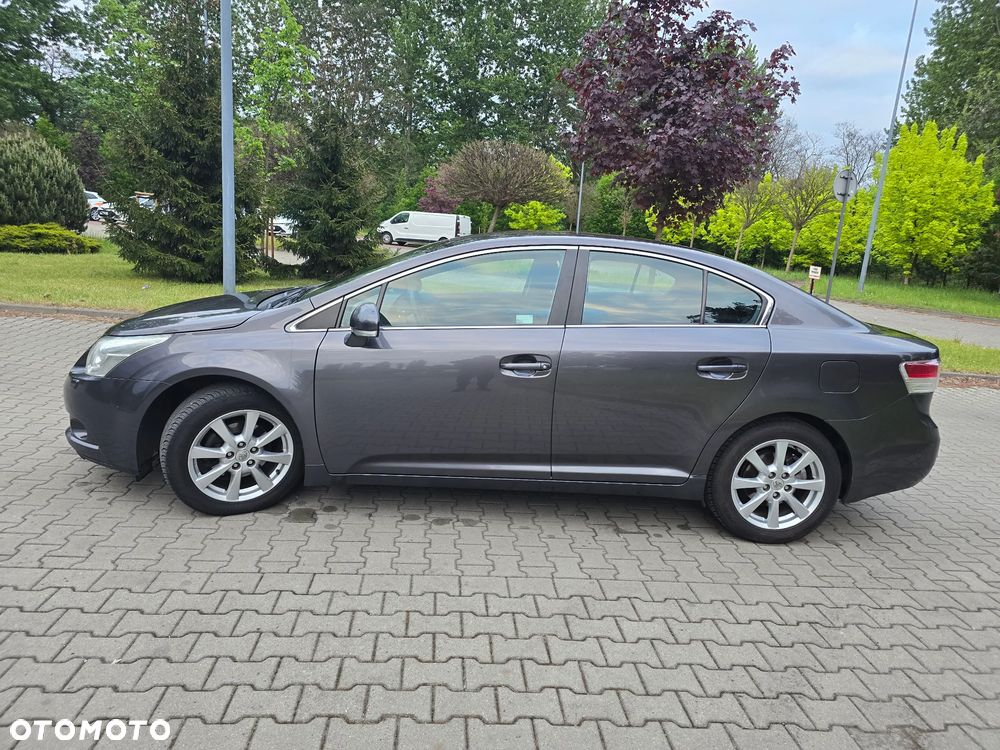 Toyota Avensis 2.0 D-4D Luna - 8