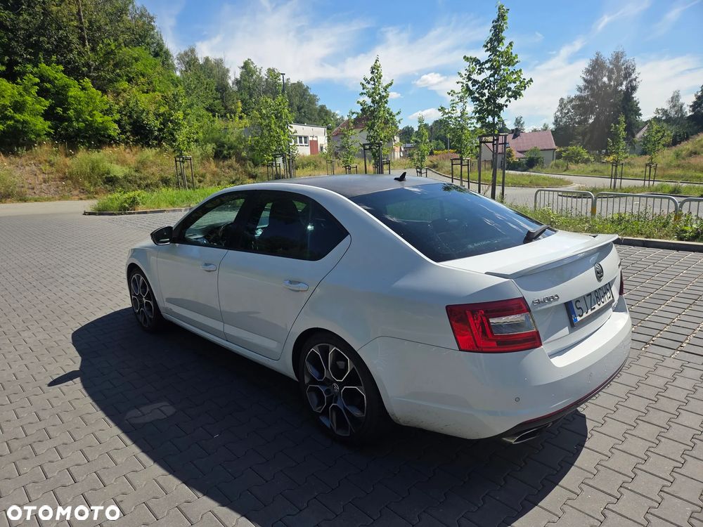 Skoda Octavia 2.0 TSI RS - 18