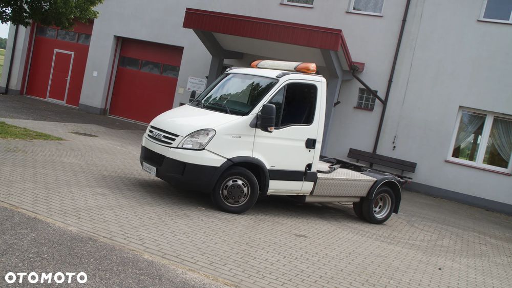 Iveco Daily 35C18 * DMC 3.5T * Ciągnik siodłowy * BLOKADA MOSTU * Mini Sattel * Kilka sztuk * Możliwy montaż Wywrotki * Nowy kipper Producent - 9